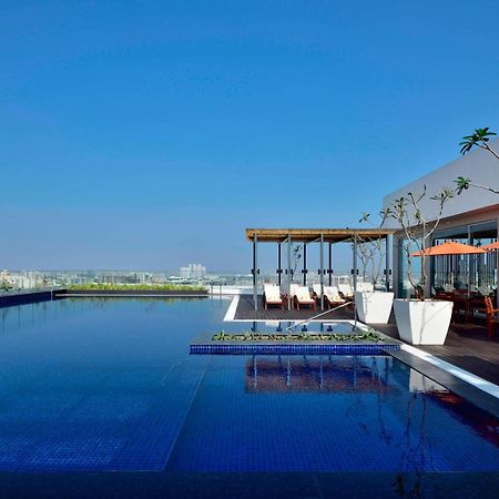 Marriott Executive Apartments Hyderabad Bagian luar foto