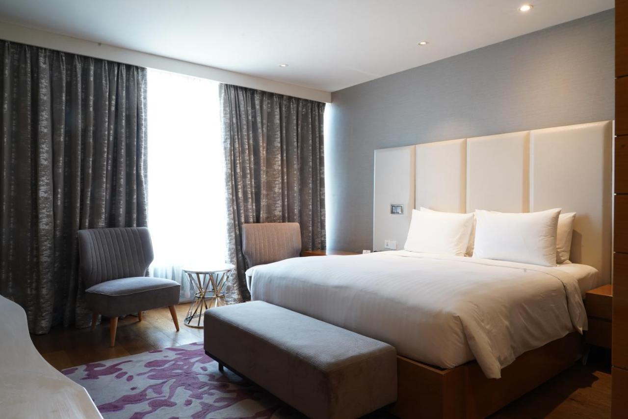 Marriott Executive Apartments Hyderabad Bagian luar foto