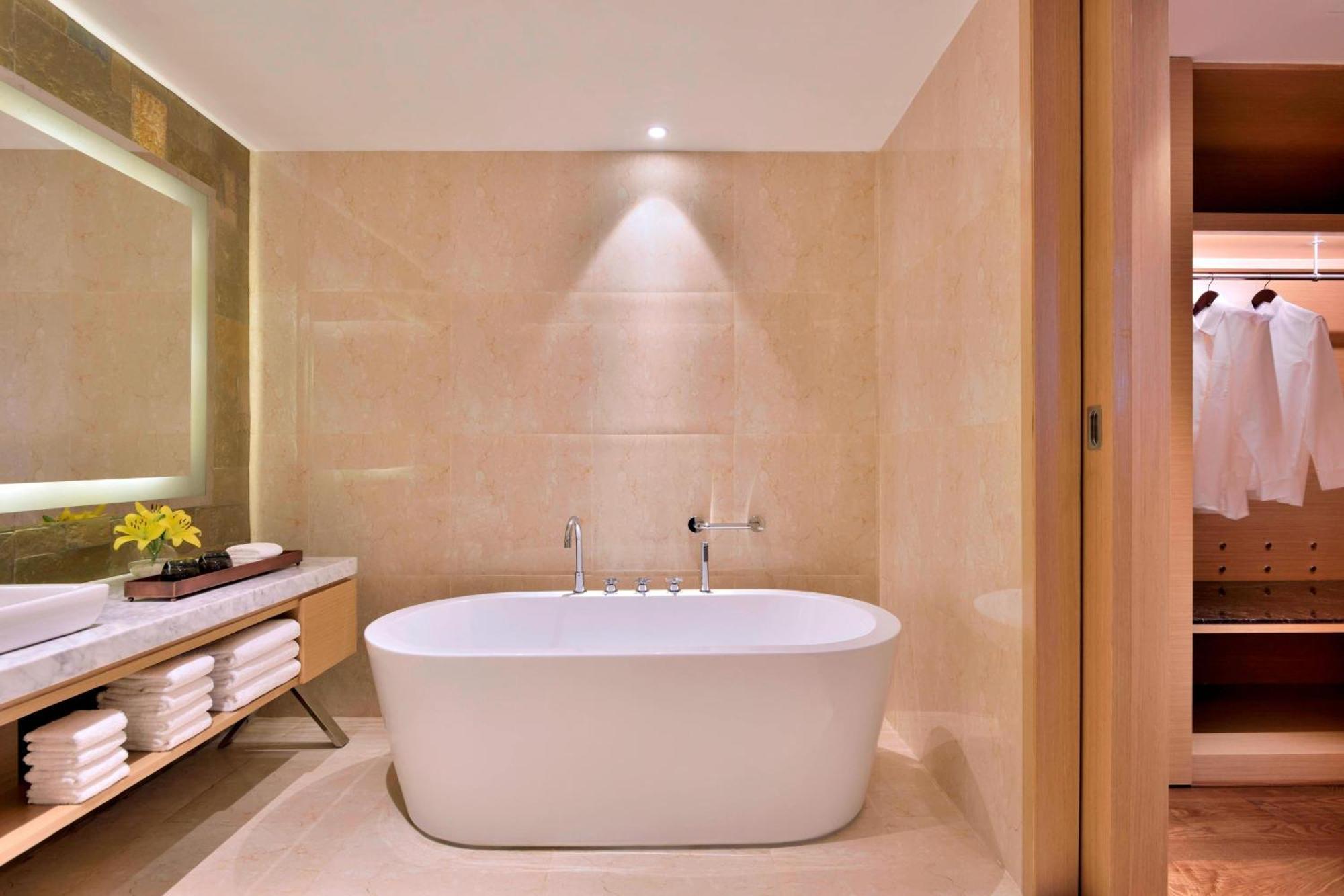 Marriott Executive Apartments Hyderabad Bagian luar foto