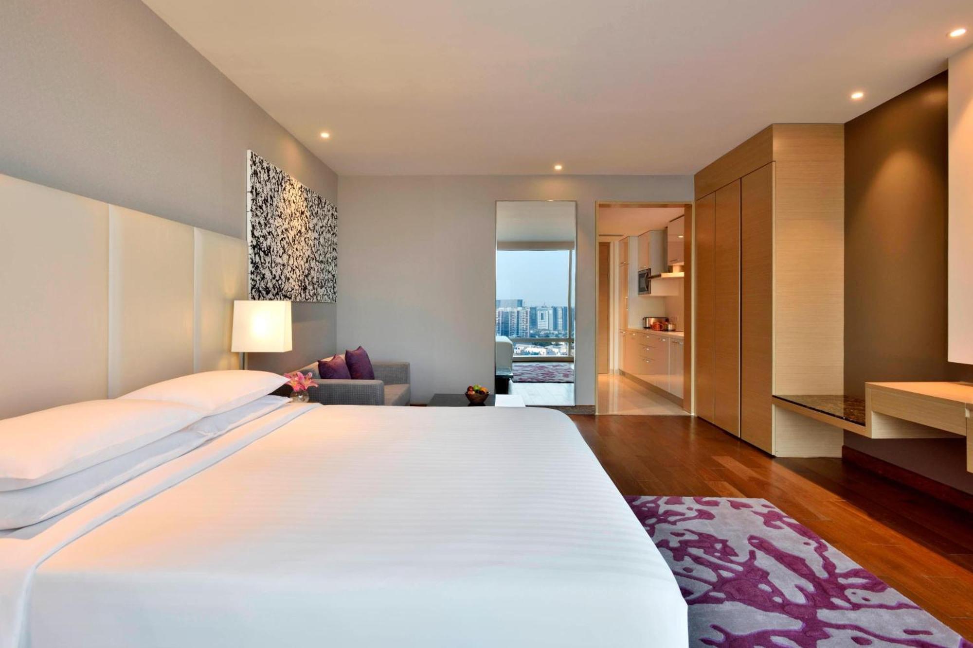 Marriott Executive Apartments Hyderabad Bagian luar foto