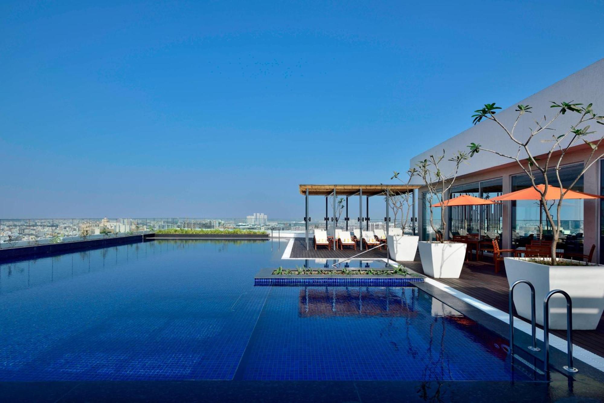 Marriott Executive Apartments Hyderabad Bagian luar foto